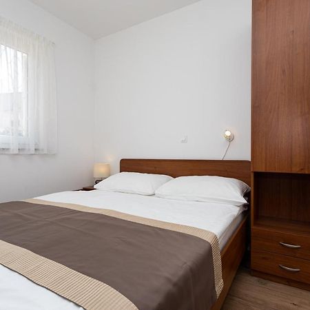 Apartments Crnekovic V Башка Экстерьер фото