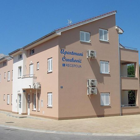 Apartments Crnekovic V Башка Экстерьер фото