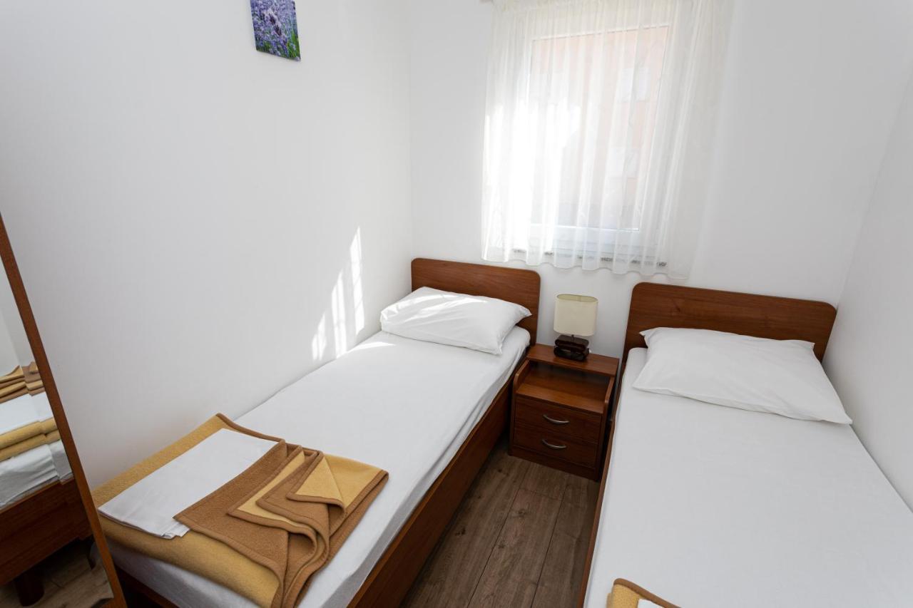 Apartments Crnekovic V Башка Экстерьер фото