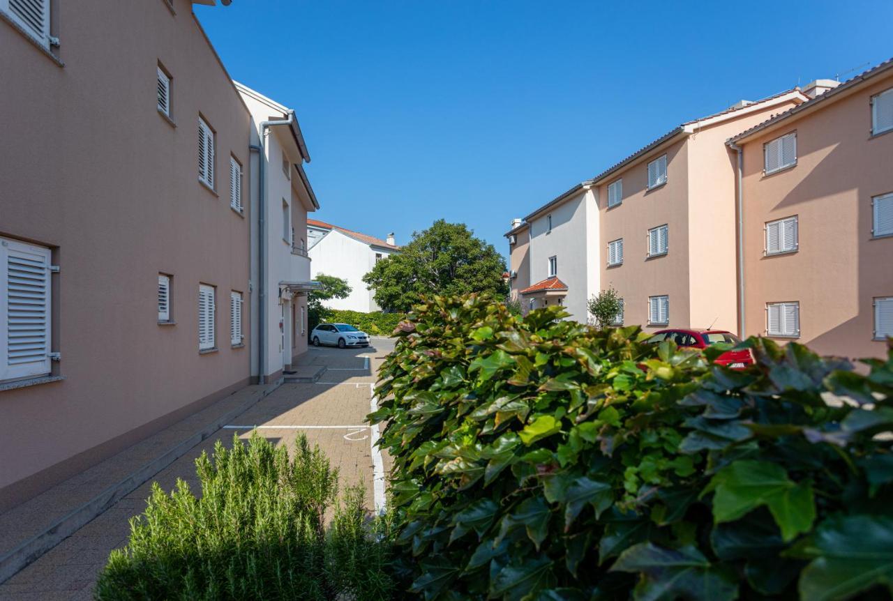 Apartments Crnekovic V Башка Экстерьер фото